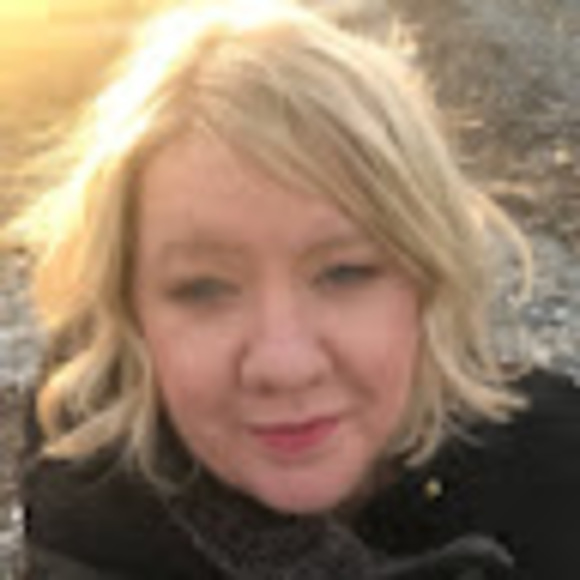 Meet your Posher, Britt - Picture 1 of 1